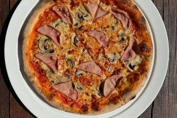 Pizza 51 Paulo Photo