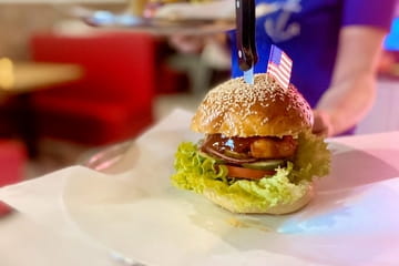 Polly’s Burger Photo